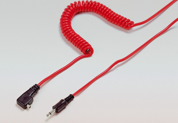 Câble synchro rouge 10m PC/Ø3,5 mm mono Jack spiralé